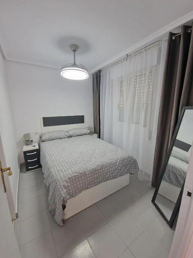 Almudena Apartments Torrevieja Bagian luar foto