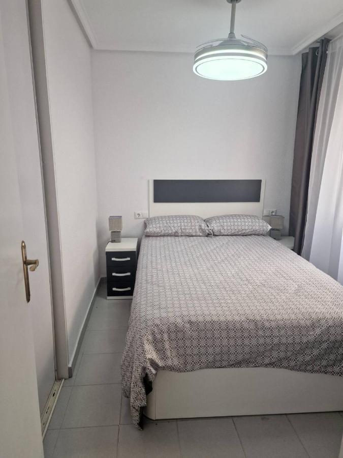 Almudena Apartments Torrevieja Bagian luar foto