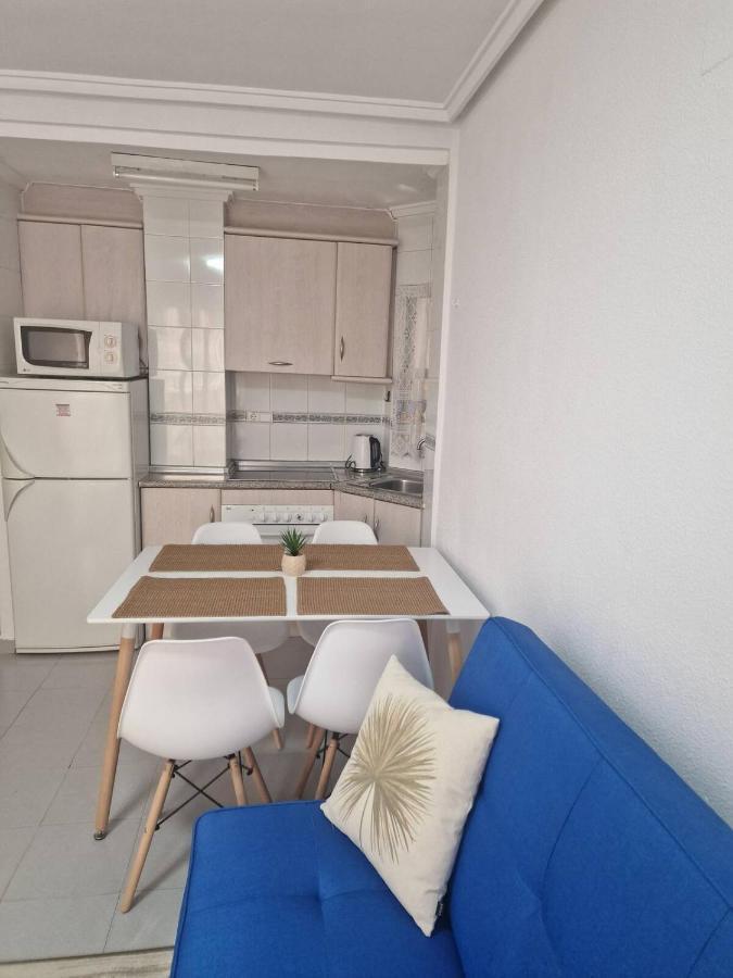 Almudena Apartments Torrevieja Bagian luar foto